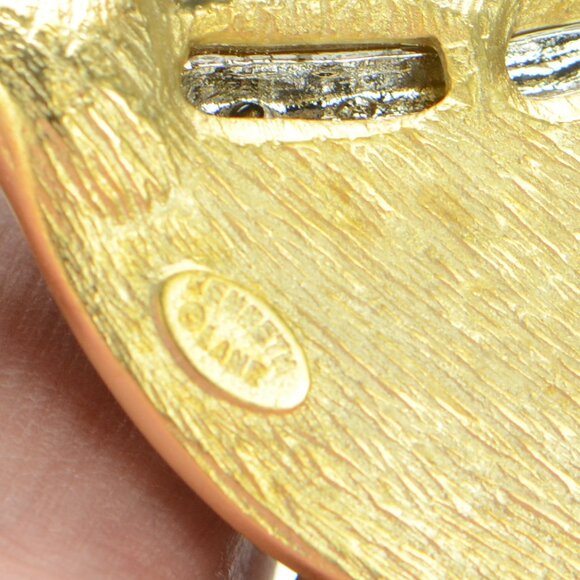 Kenneth Jay Lane KJL Enamel & Crystal Leaf Pin - Picture 4 of 5